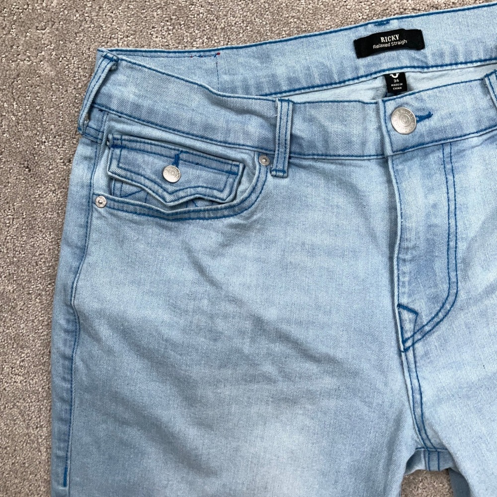 True Religion Ricky Jeans Mens 34 Blue Fade Relaxed Straight Flap Pocket Denim - Picture 3 of 12
